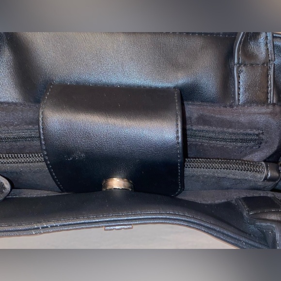 Nine West Satchel Style Handbag w/ Shoulder Straps in smooth Faux Leather BLACK - Picture 9 of 9